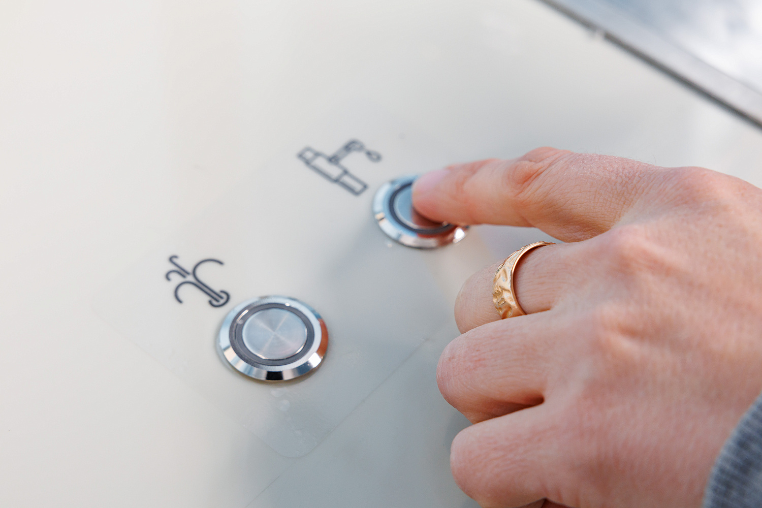 Стойки для залпового налива воды в большую тару