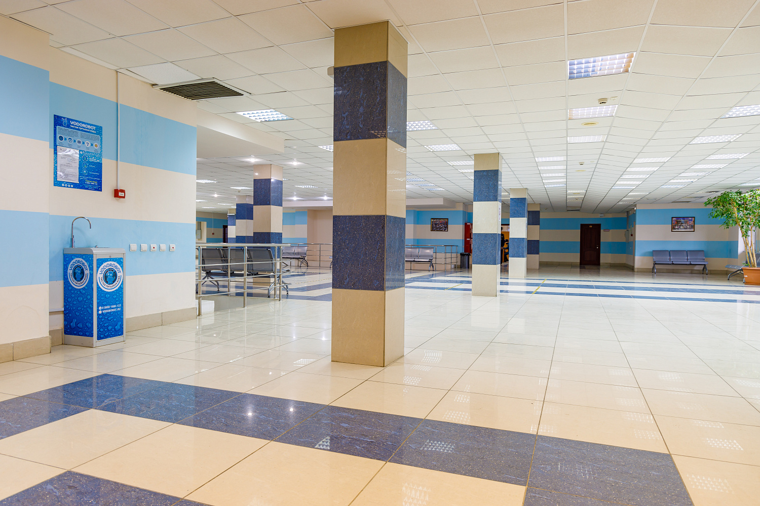 Питьевой фонтан для внутренних помещений с краном