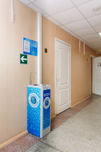 Питьевой фонтан для внутренних помещений с краном